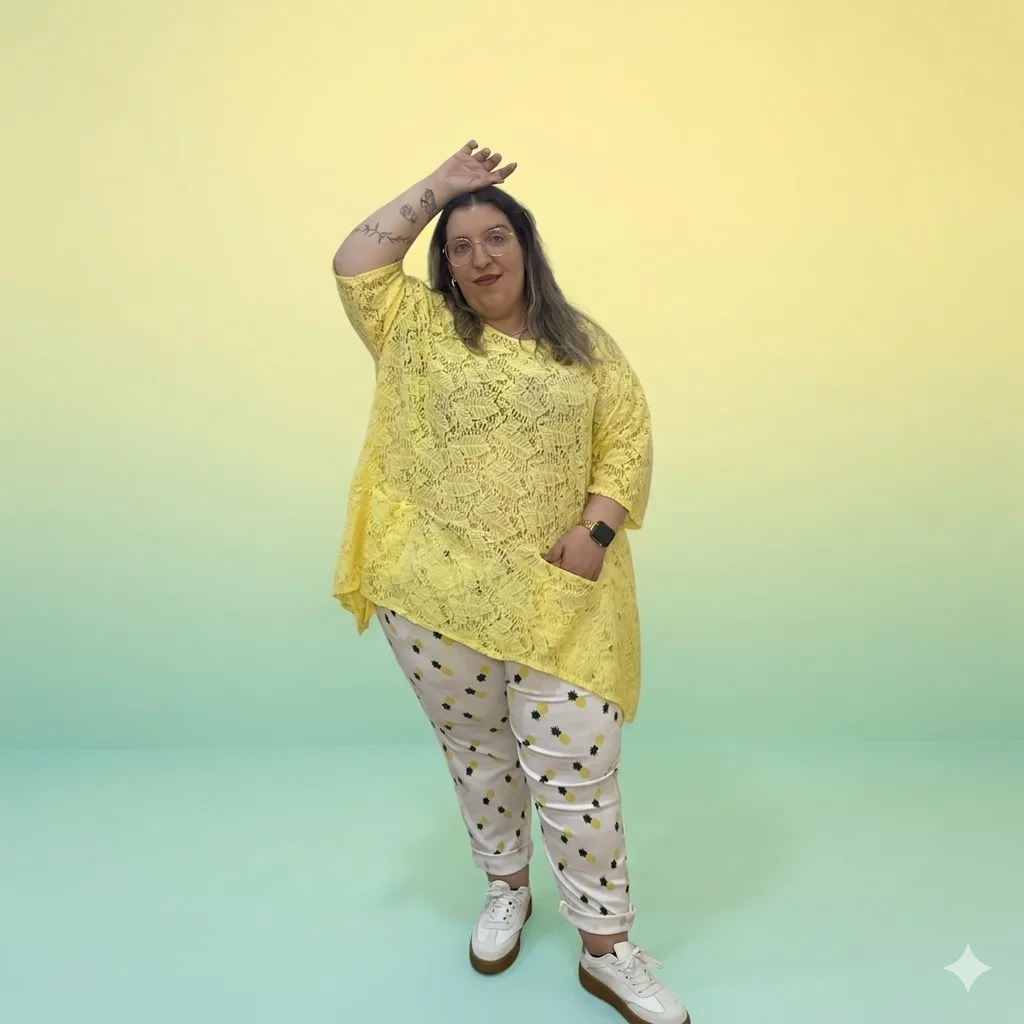 Túnica rendada com bolsos